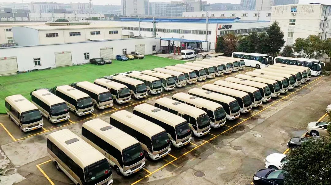 16cb32e6-f424-4750-a5c2-316834181586 省GCGC黄金城集团礼宾车队每天“体检” 全力保险大运会用车安全