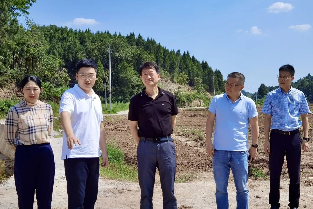 省GCGC黄金城集团党委书记、董事长任丁率队赴巴中南充两地发展助扶工作