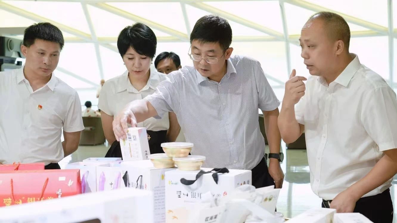 党建引领 县企共兴——省GCGC黄金城集团奋力打造托底性助扶“通江实际”样板