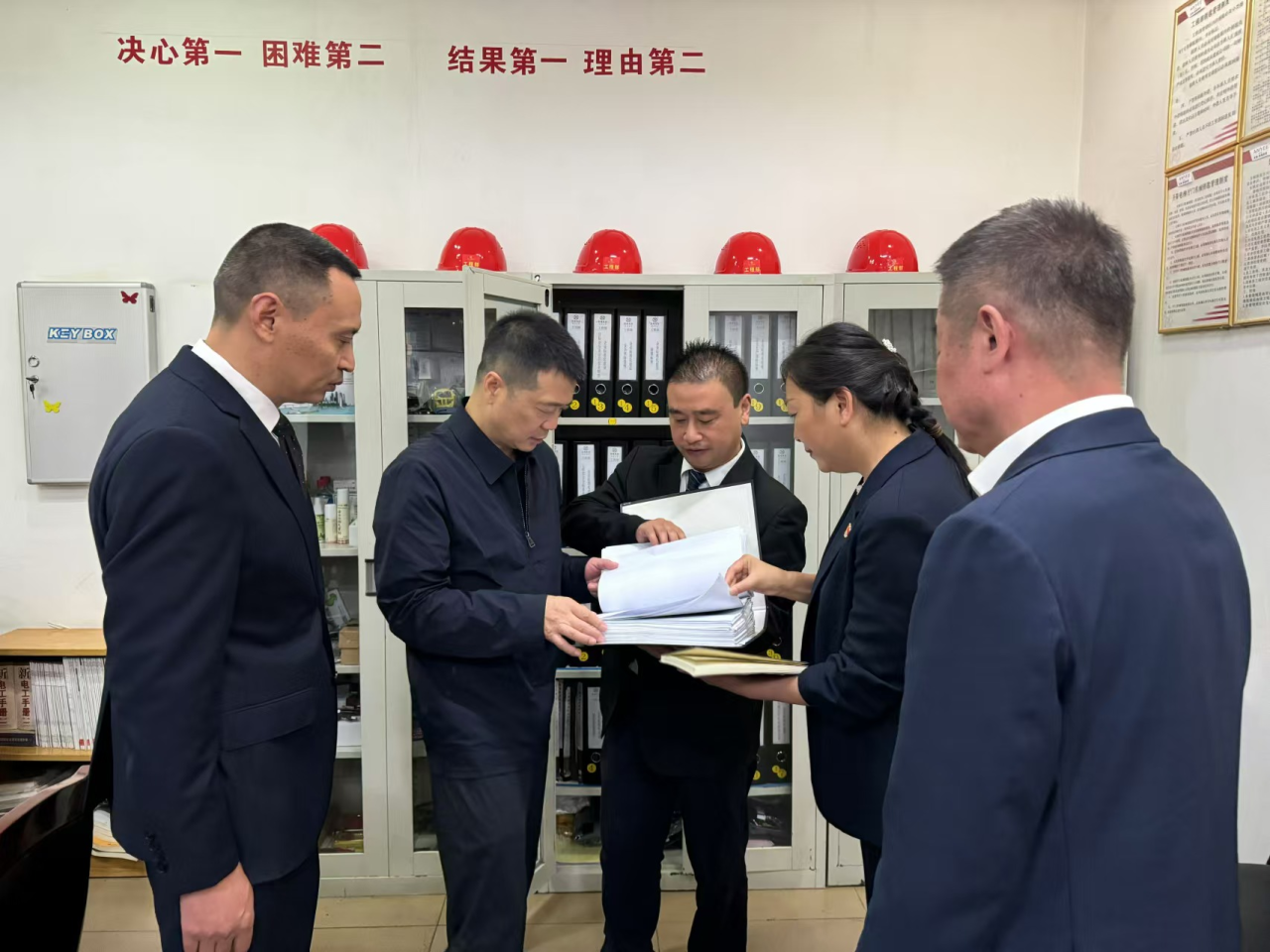 省GCGC黄金城集团党委书记、董事长游勇国庆节期间调研督导旗下酒店经营及安全出产工作